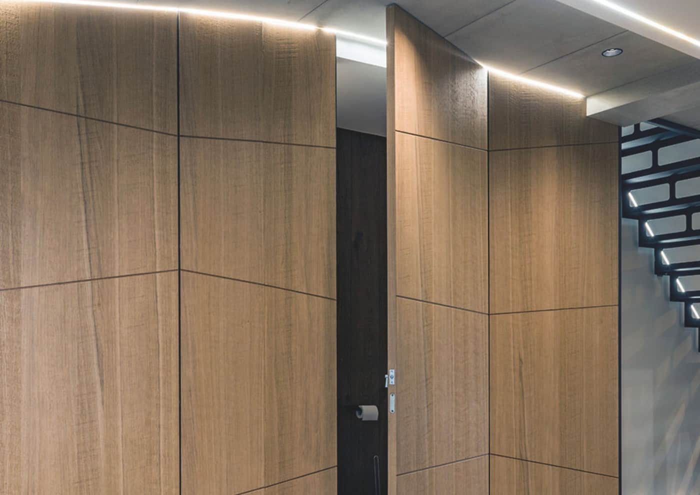 Invisible precision for doors with a coating