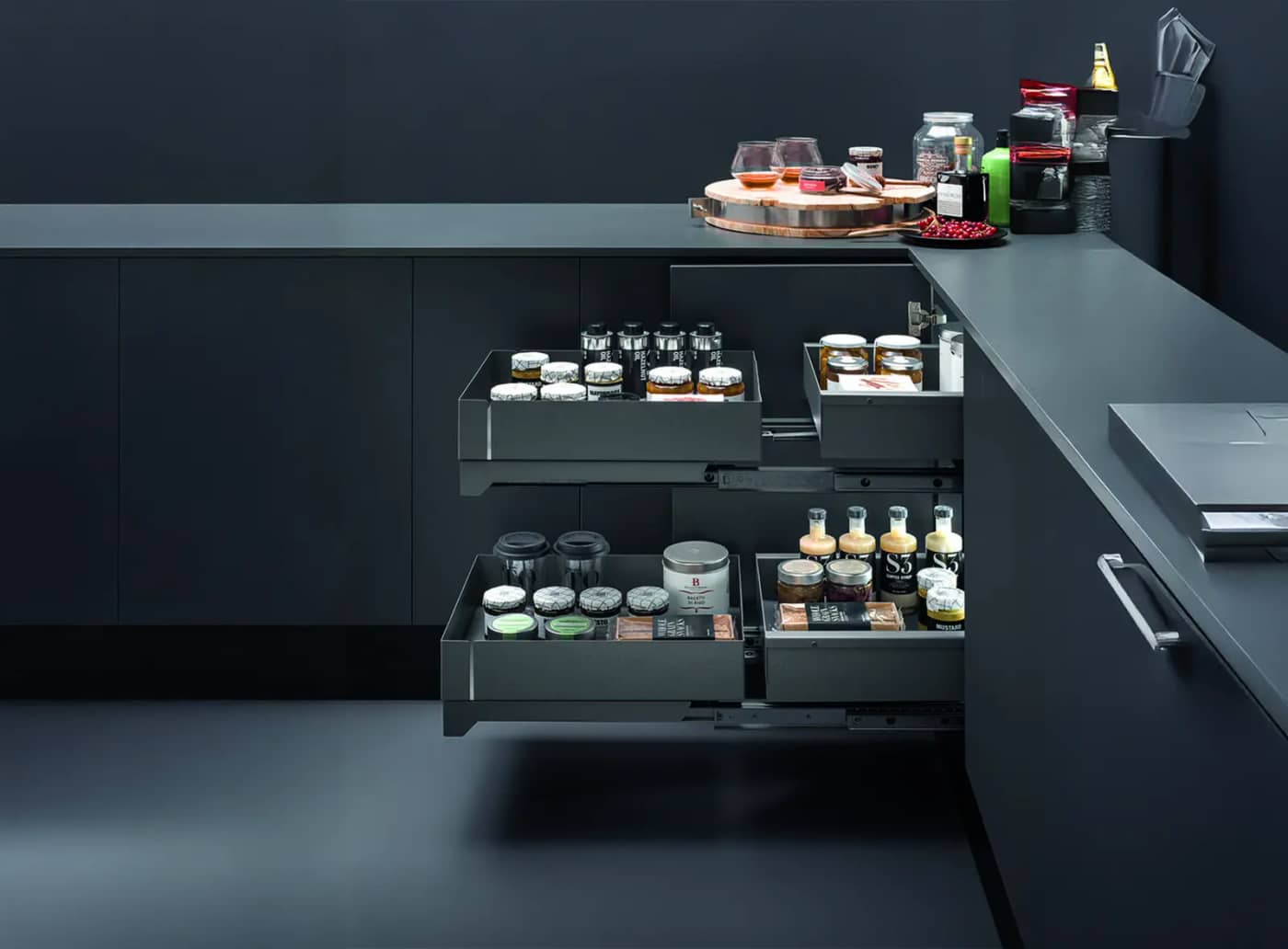 Vibo extends its Fly Box corner fitting to 600 mm doors
