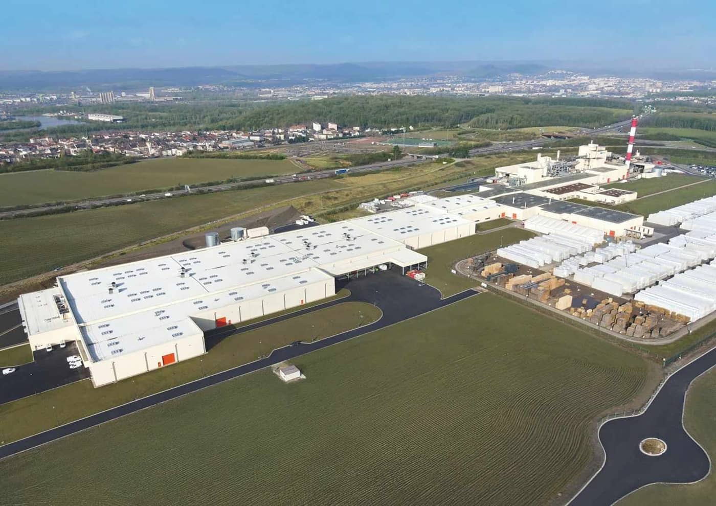 Knauf Ceiling Solutions inaugurates its new ceiling factory