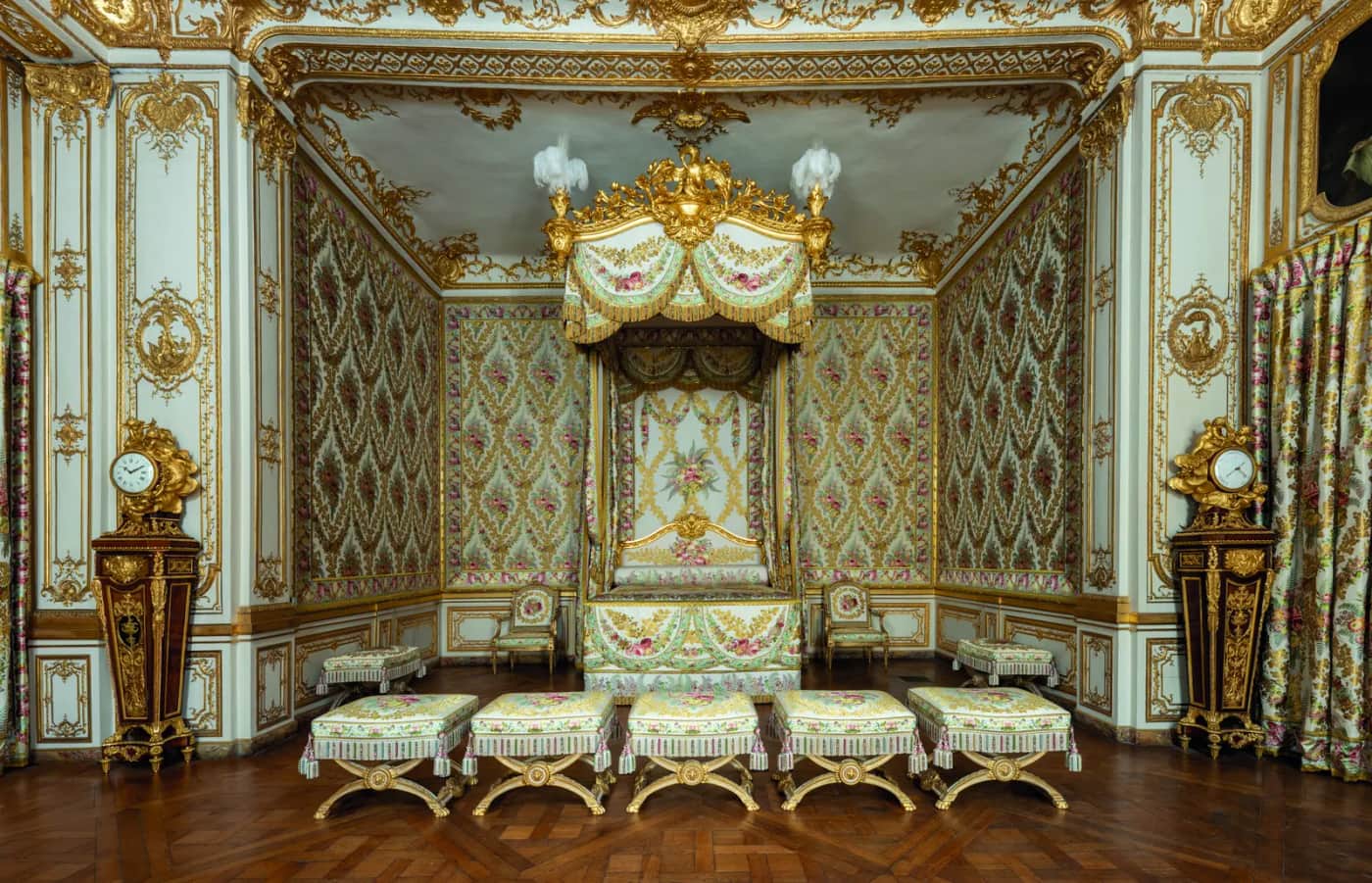 Tassinari & Chatel restitue les soieries de la chambre du Roi à Versailles