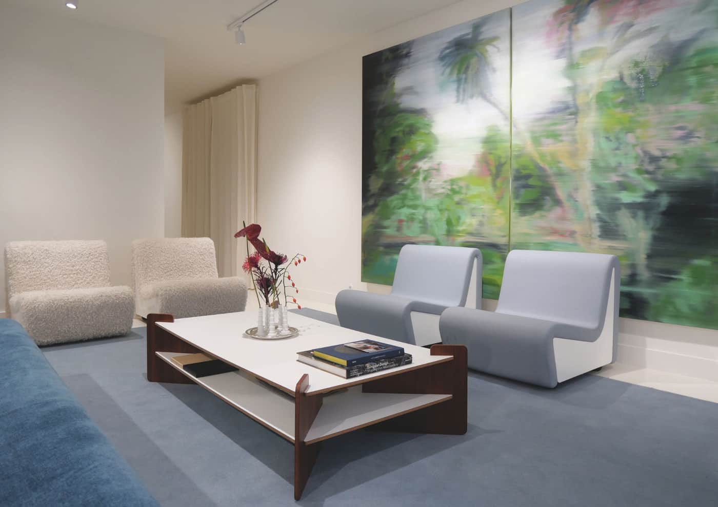 Place des Victoires, Source Édition installe un écrin dédié au design mid-century