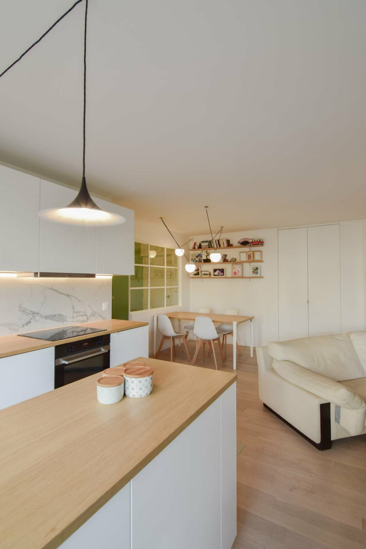 architecte-restructuration-appartement-cuisine-ouverte-AREA-Studio-min-scaled.jpg